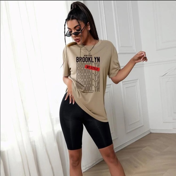 SHEIN Tops - Letter Graphic Oversized Tee